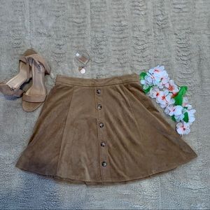 Beautiful ultra soft skirt in size medium.